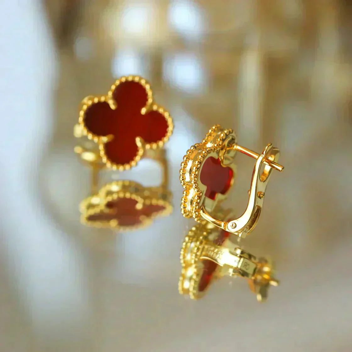 Van Cleef & Arpels CLOVER MEDIUM 1 MOTIFS CARNELIAN EARRINGS - Image 13