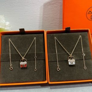 Hermès H CIRCE MOISSANITE PENDANT NECKLACE GOLD