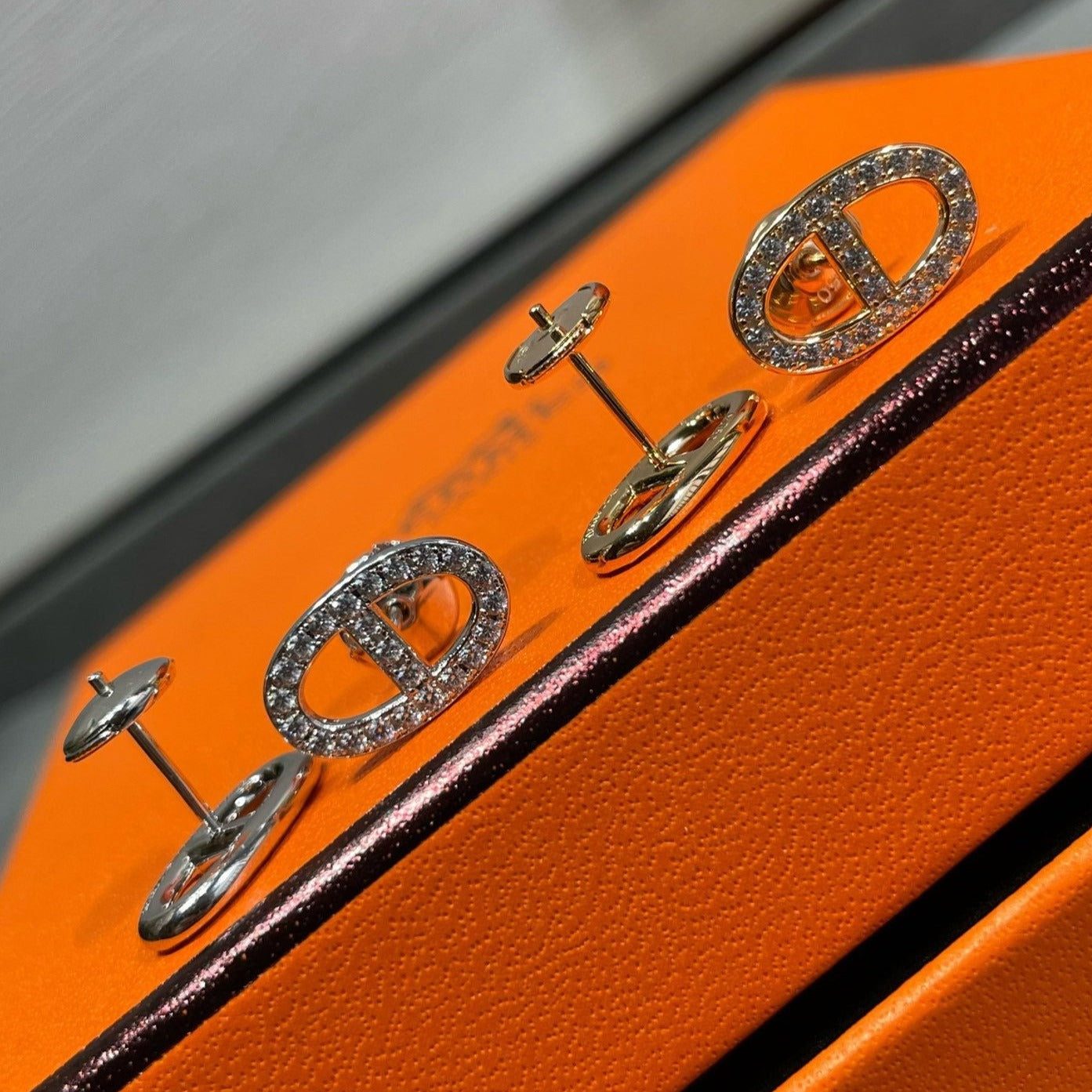 Hermès HM FULL DIAMOND PIG NOSE STUD EARRINGS - Image 3