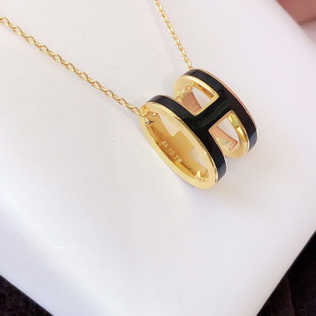 Hermès HM CLIC BLACK ENAMEL GOLD NECKLACE