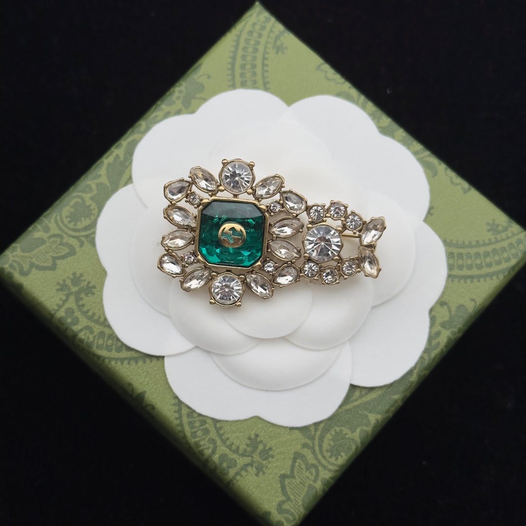 Gucci Brooch Gold 184401