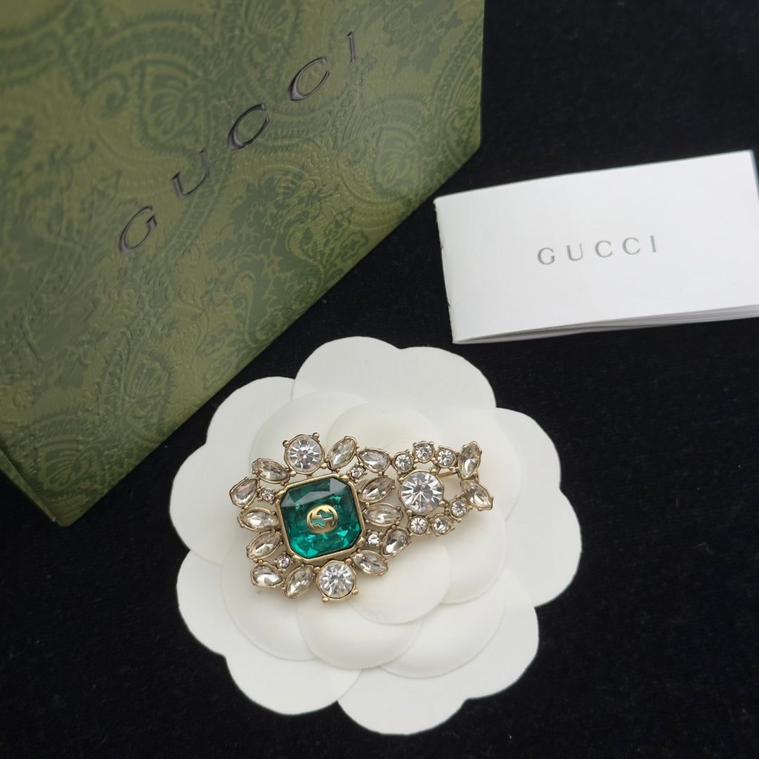 Gucci Brooch Gold 184401 - Image 3
