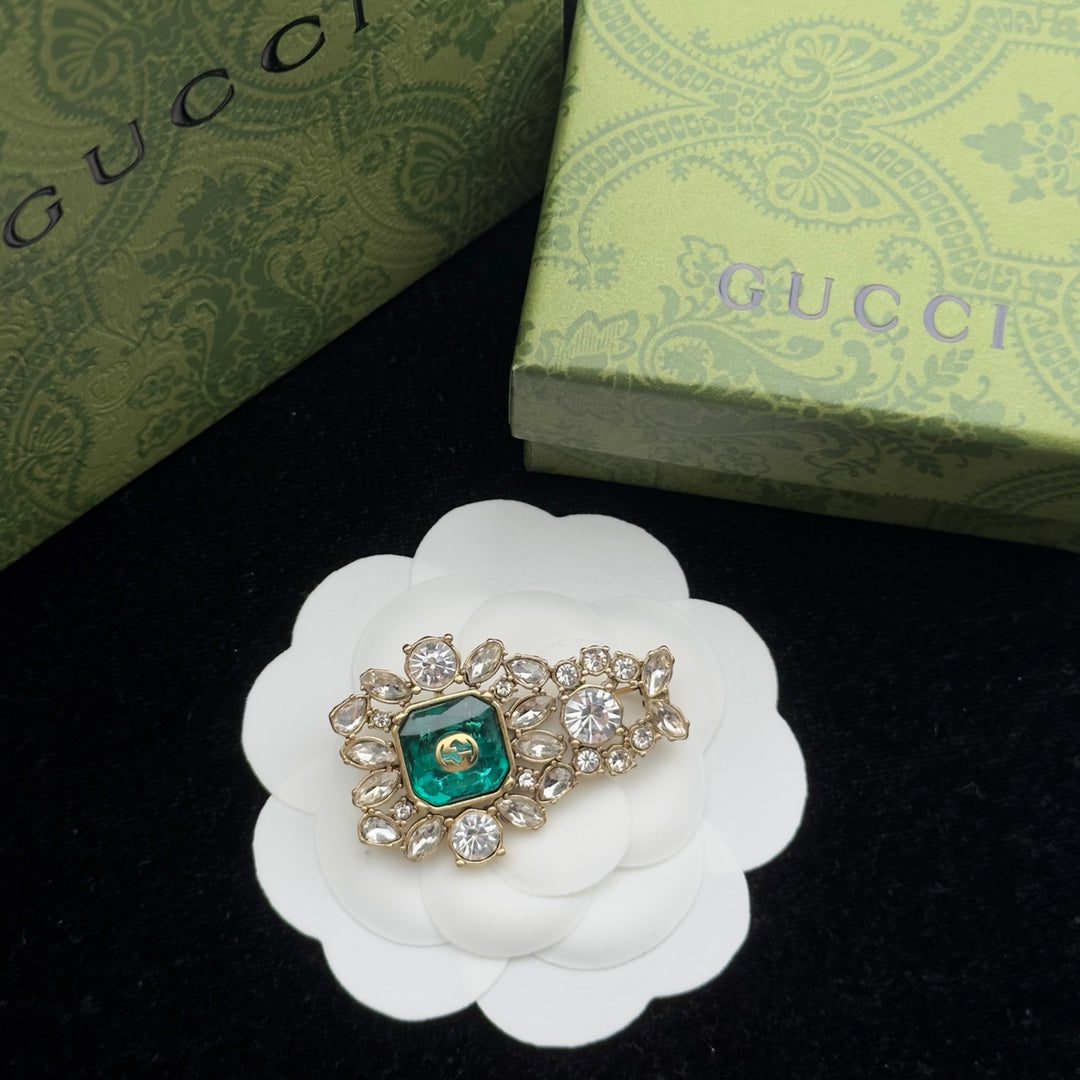 Gucci Brooch Gold 184401 - Image 2