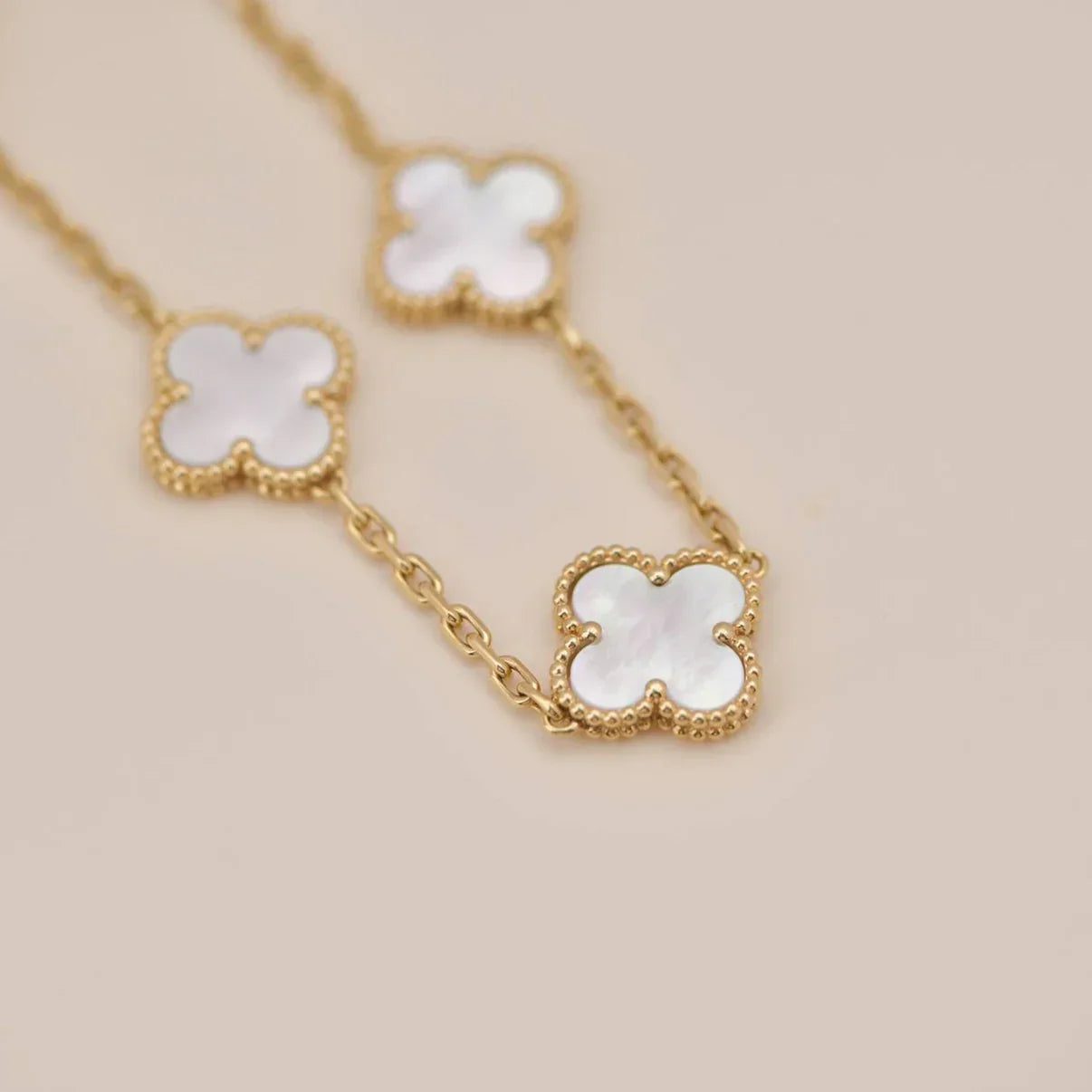 Van Cleef & Arpels CLOVER WHITE PEARL MOP 5 MOTIF BRACELET COLLECTION - Image 36