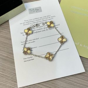 Van Cleef & Arpels CLOVER  5 MOTIFS  CHRISTMAS LIMITED EDITION BRACELET