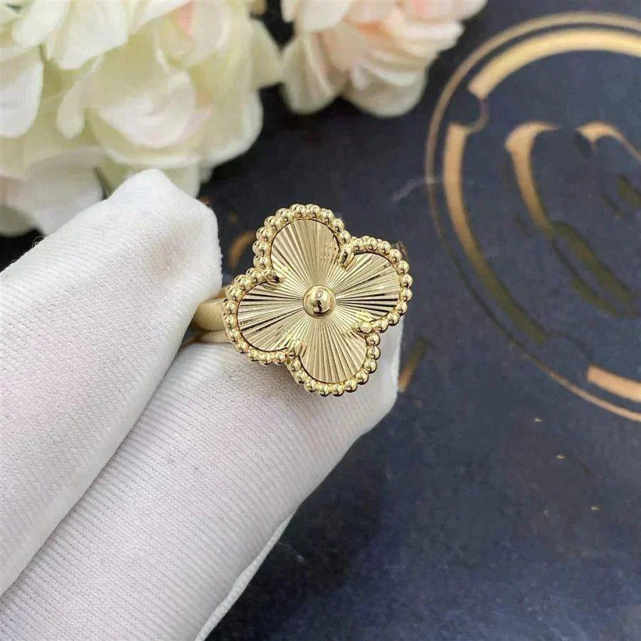 Van Cleef & Arpels CLOVER GOLD RING - Image 3