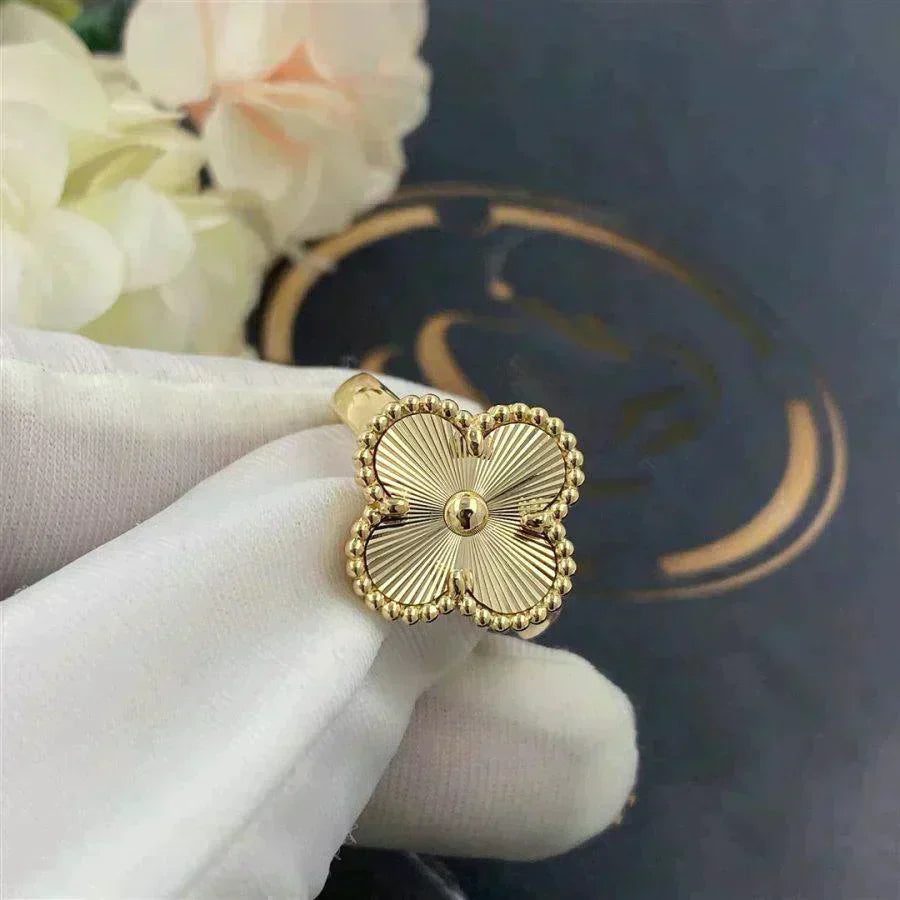 Van Cleef & Arpels CLOVER GOLD RING - Image 5