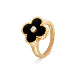 Van Cleef & Arpels CLOVER ONYX RING GOLD DIAMOND