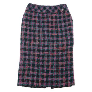CHANEL CC LogoButton TweedSkirt Size 36 Black/Pink/MulticolorP73672 Wool 79% Nylon17% Polyester4% Rhinestone