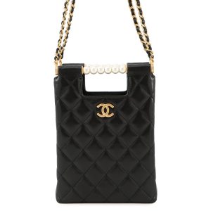 CHANEL Matelasse Pearl Handle Chain Shoulder Bag BlackAP4520 Lambskin