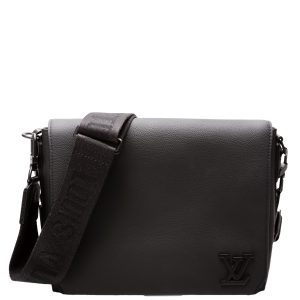 Louis Vuitton Takeoff Messenger Aerogram Black