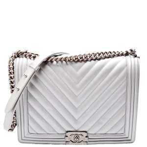 Chanel Boy Flap Medium Old Chevron Caviar 21-25M Silver Bag