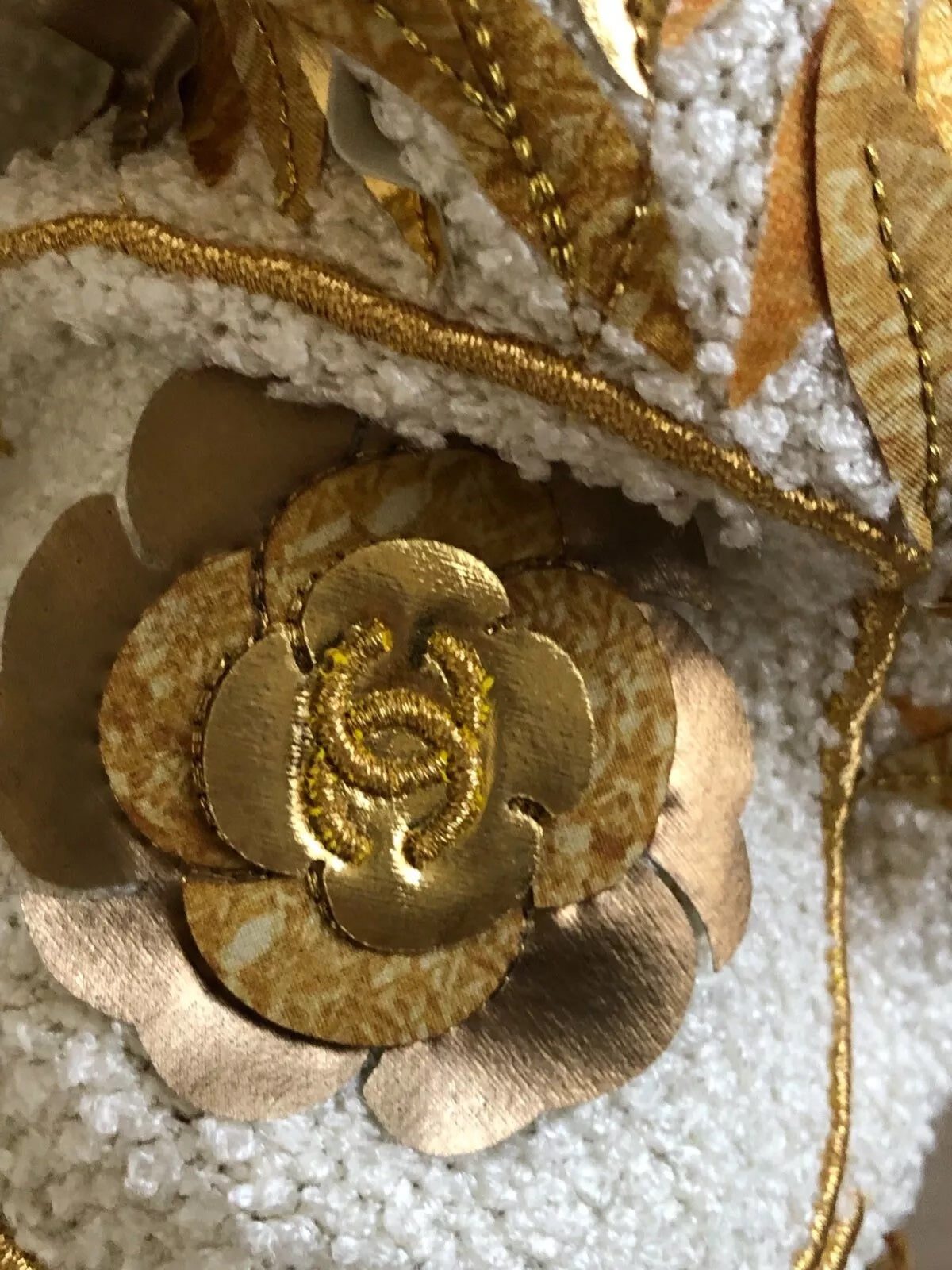 CHANEL 18C CC PARIS GREECE RUNWAY GOLD ECRU LOGO KNIT EMBELLISHED SWEATER - Image 3