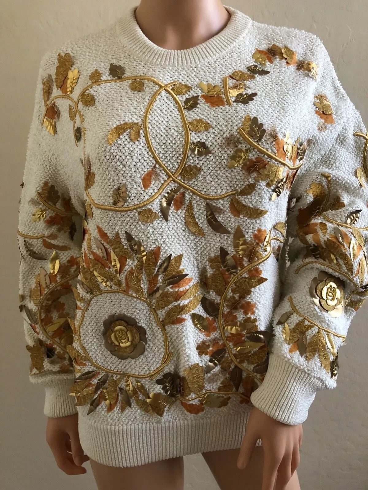 CHANEL 18C CC PARIS GREECE RUNWAY GOLD ECRU LOGO KNIT EMBELLISHED SWEATER - Image 2