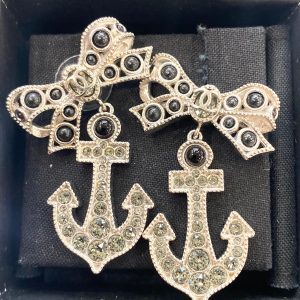 CHANEL CC ANCHOR CRYSTAL PEARL EARRINGS
