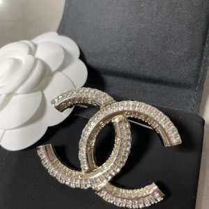 CHANEL CC BROOCH