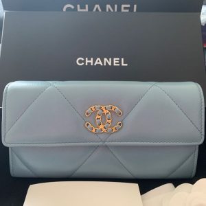 CHANEL CHANEL 19 LAMBSKIN CC FLAP WALLET
