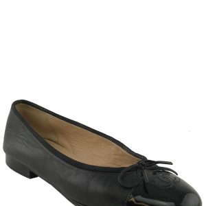CHANEL CC CAP TOE LEATHER BALLET FLATS
