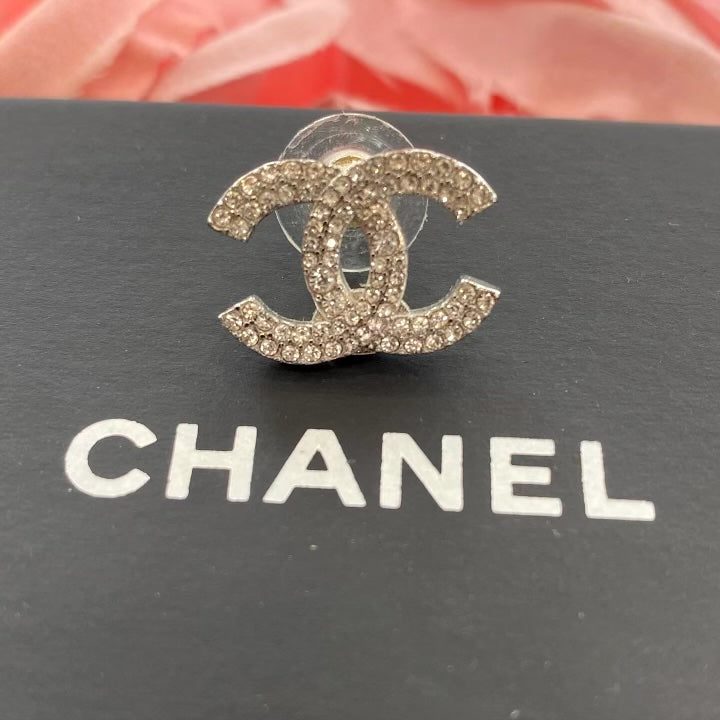 CHANEL CC CRYSTAL STUD EARRINGS - Image 2
