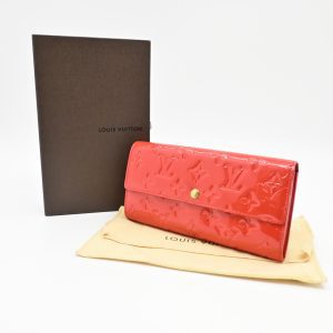 Louis Vuitton Sarah Wallet in Grapefruit Vernis Leather