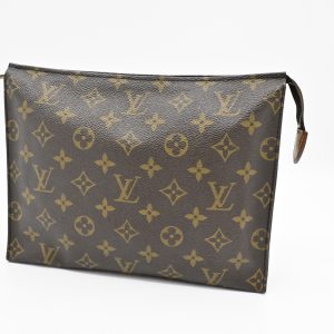 Louis Vuitton Toiletry 26 in Monogram Canvas