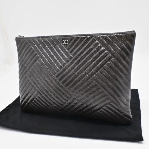 Chanel Medium O Case in Gray Patent Leather