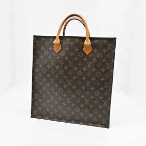 Louis Vuitton Sac Plat in Monogram Canvas