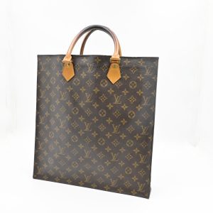 Louis Vuitton Sac Plat in Monogram Canvas