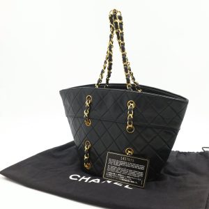 Chanel Handbag in Black MattelassÃ© Leather