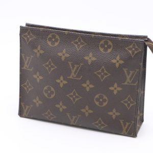 Louis Vuitton Toiletry 19 in Monogram Canvas