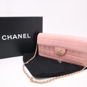 Chanel East West Shoulder Bag in Pink Leather
