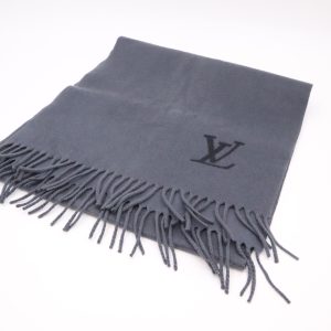 Louis Vuitton Scarf in Grey Cashmere
