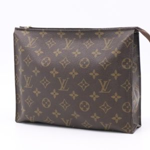 Louis Vuitton Toiletry 26 in Monogram Canvas