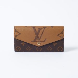 LOUIS VUITTON REVERSE GIANT MONOGRAM SARAH WALLET