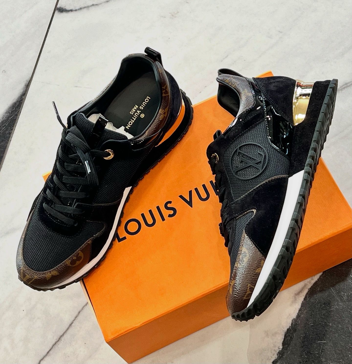 LOUIS VUITTON RUN AWAY SNEAKER - Image 4