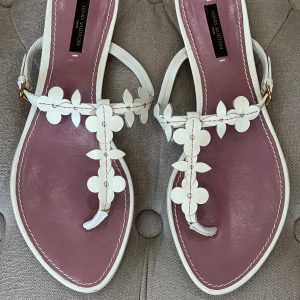 LOUIS VUITTON T-STRAP MONOGRAM FLOWER FLIP-FLOP SANDALS