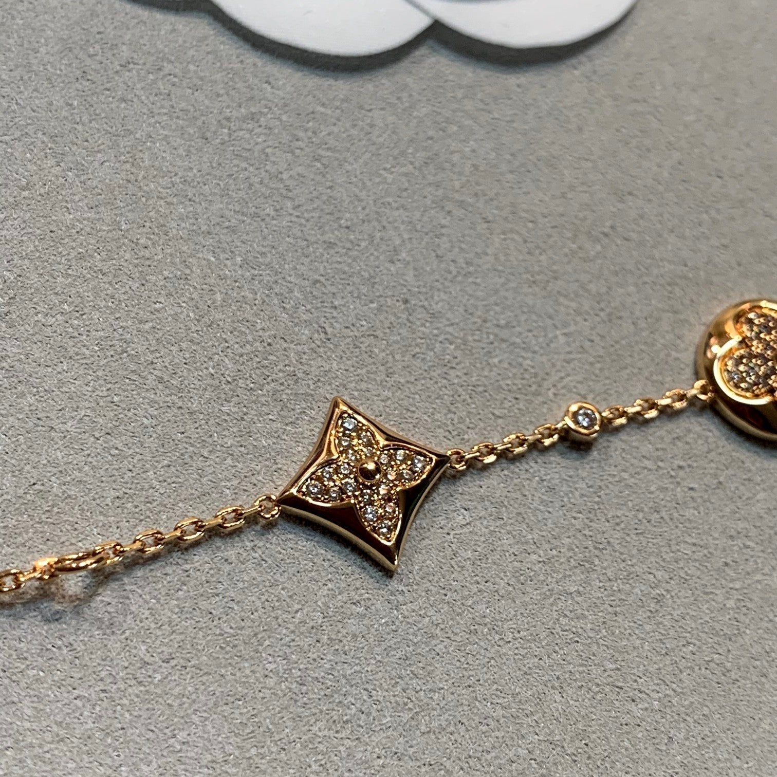 Louis Vuitton STAR AND SUN 4 MOTIFS GOLD DIAMONDS BRACELET - Image 7