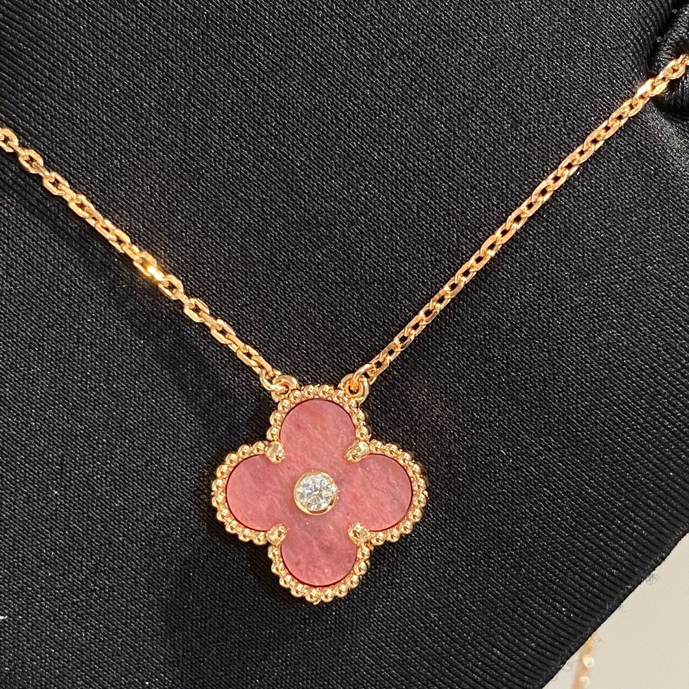 Van Cleef & Arpels CLOVER 15MM DIAMOND RHODONITE NECKLACE - Image 2