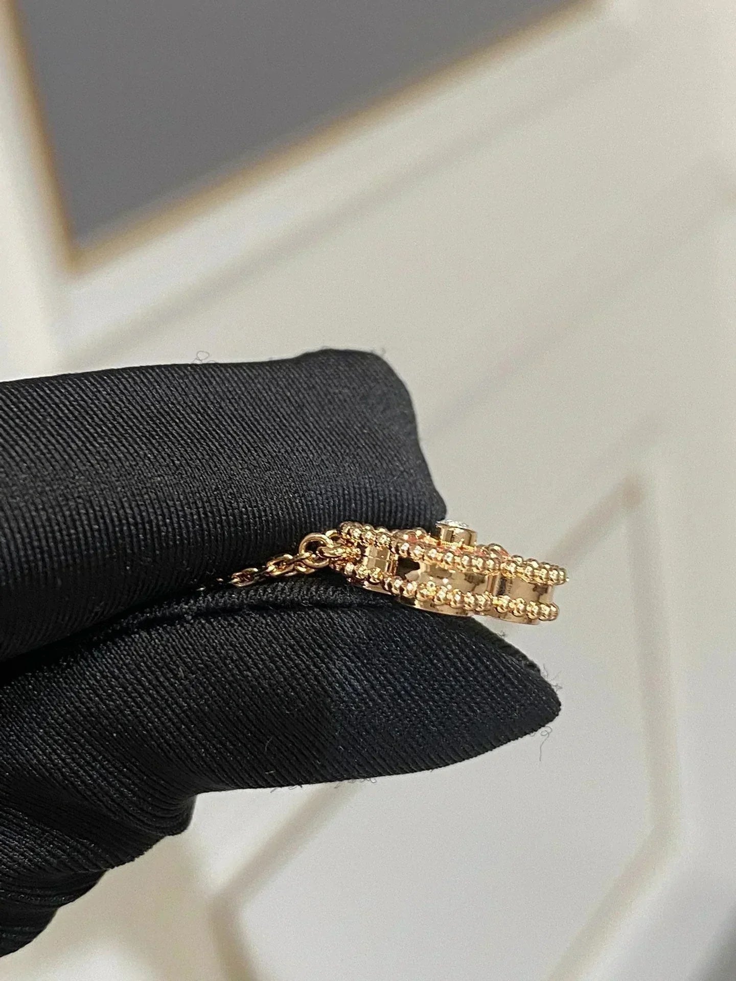 Van Cleef & Arpels CLOVER 15MM DIAMOND RHODONITE NECKLACE - Image 8