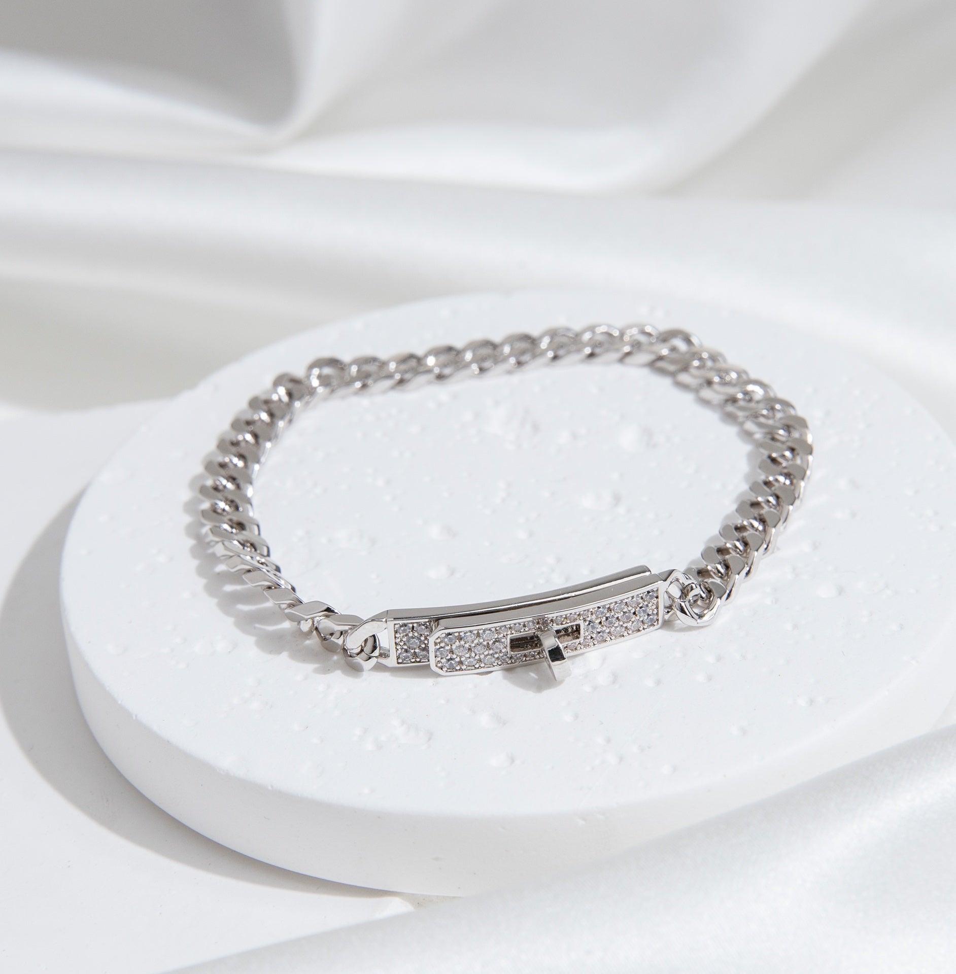 Hermès KELLY CHAIN SILVER DIAMOND BRACELET - Image 2