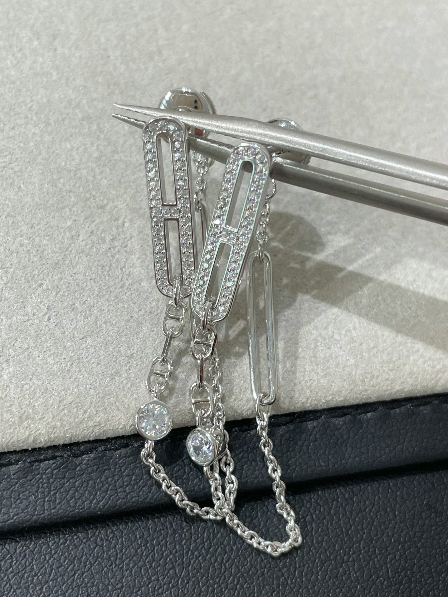 Hermès CHAINE CHAOS DIAMOND DROP EARRINGS - Image 7