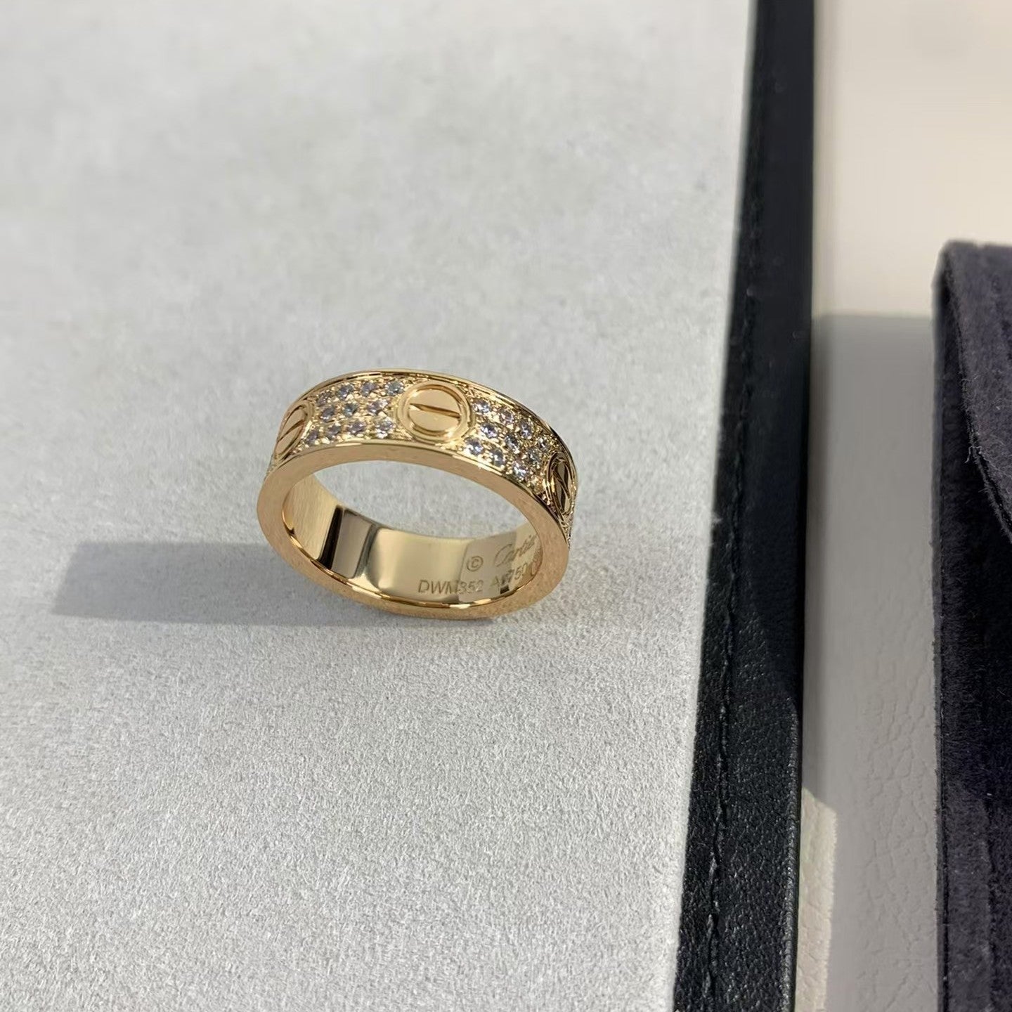 CartierLOVE RING 5.5MM DIAMONDS PAVED - Image 8