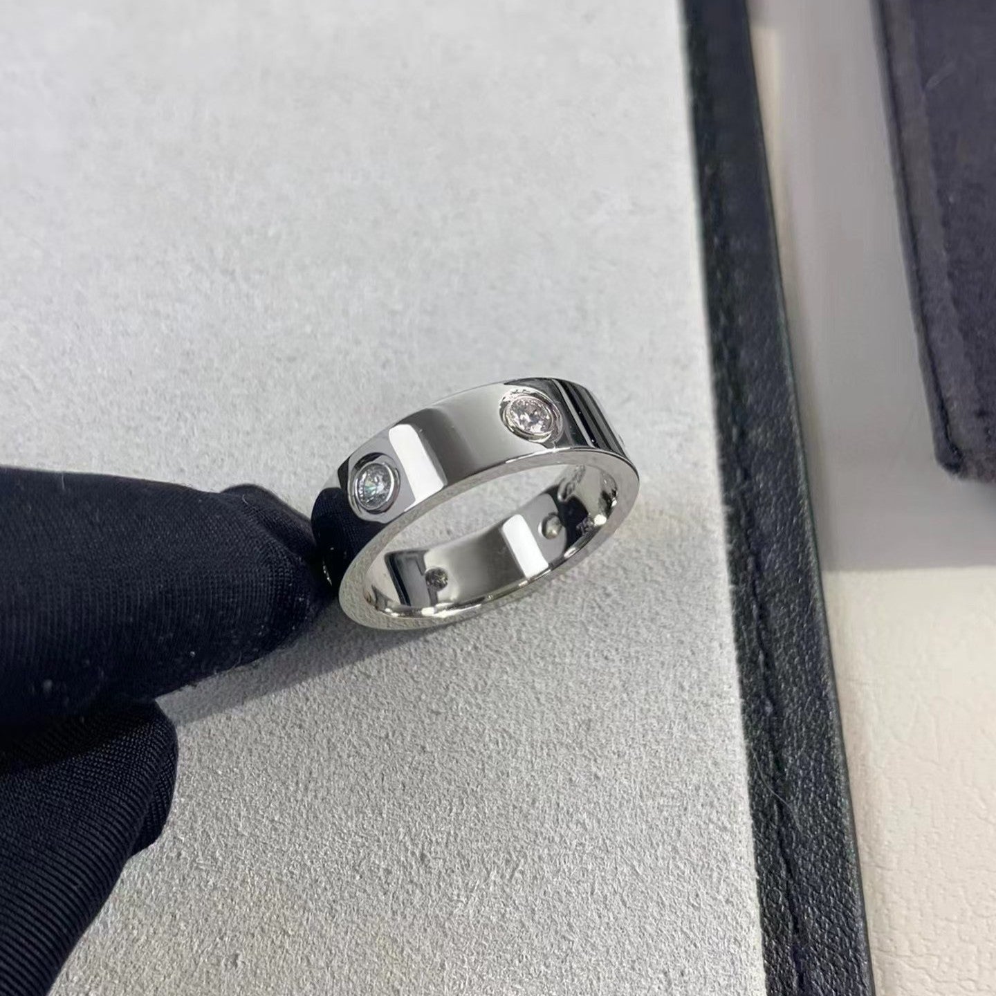 CartierLOVE RING 5.5MM 6 DIAMONDS SILVER - Image 6