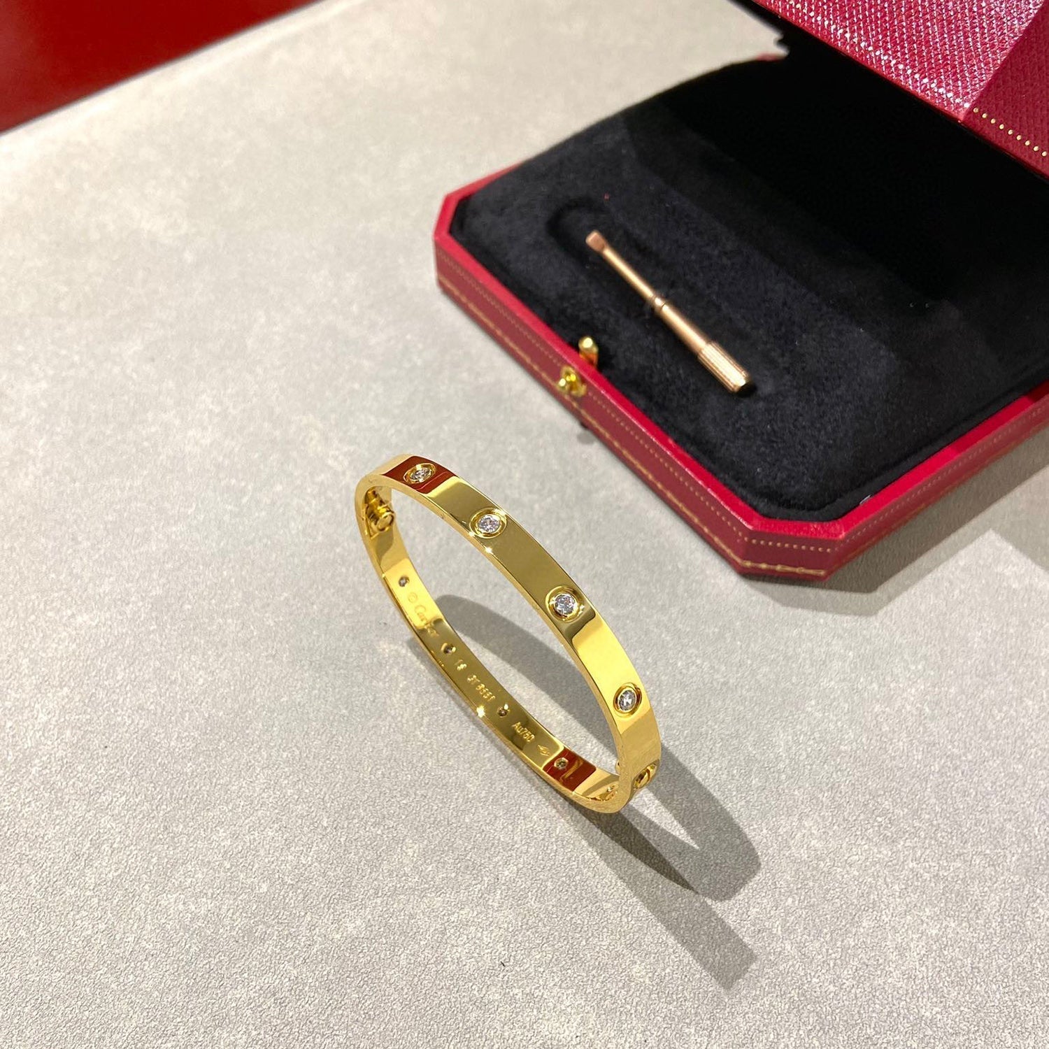 Cartier LOVE BRACELET 6.1MM 10 DIAMONDS - Image 2