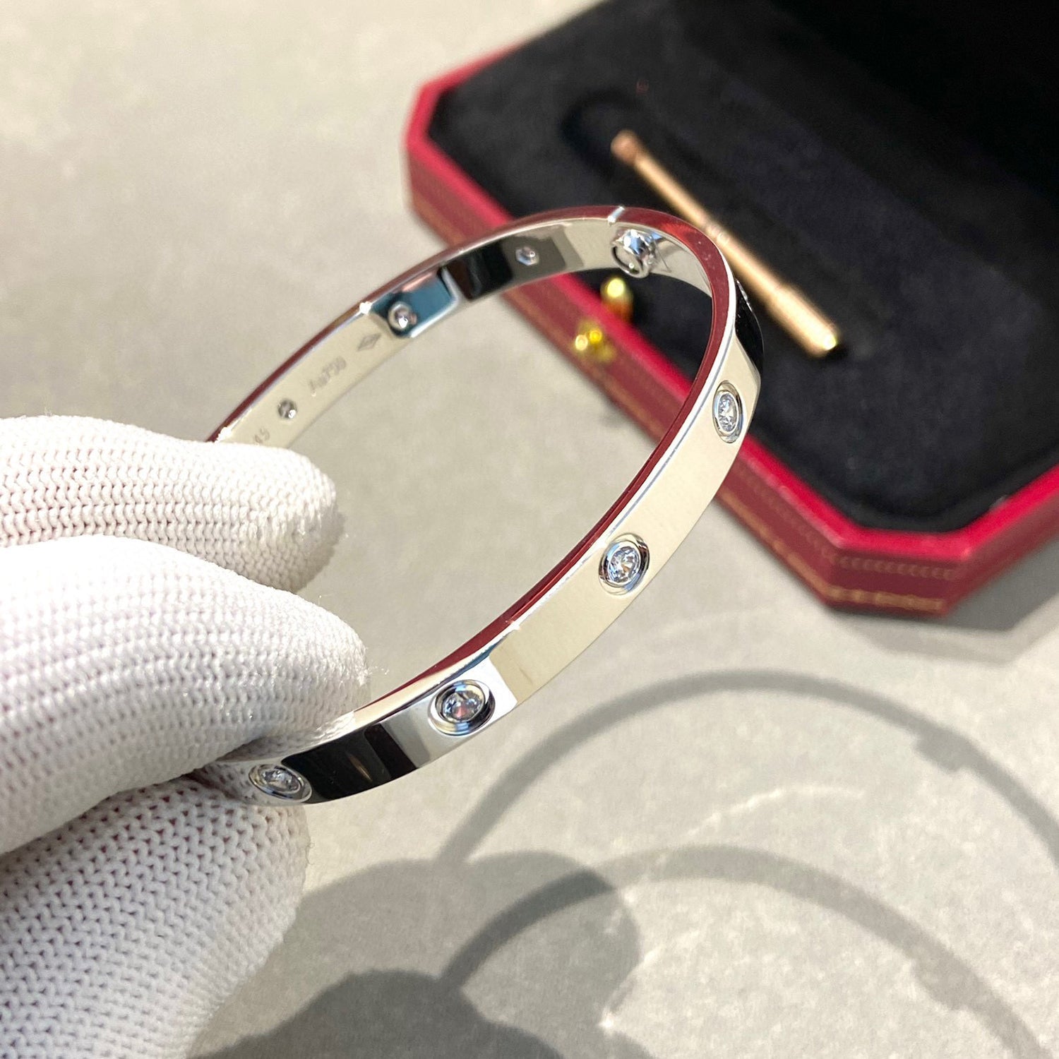 Cartier LOVE BRACELET 6.1MM 10 DIAMONDS - Image 10