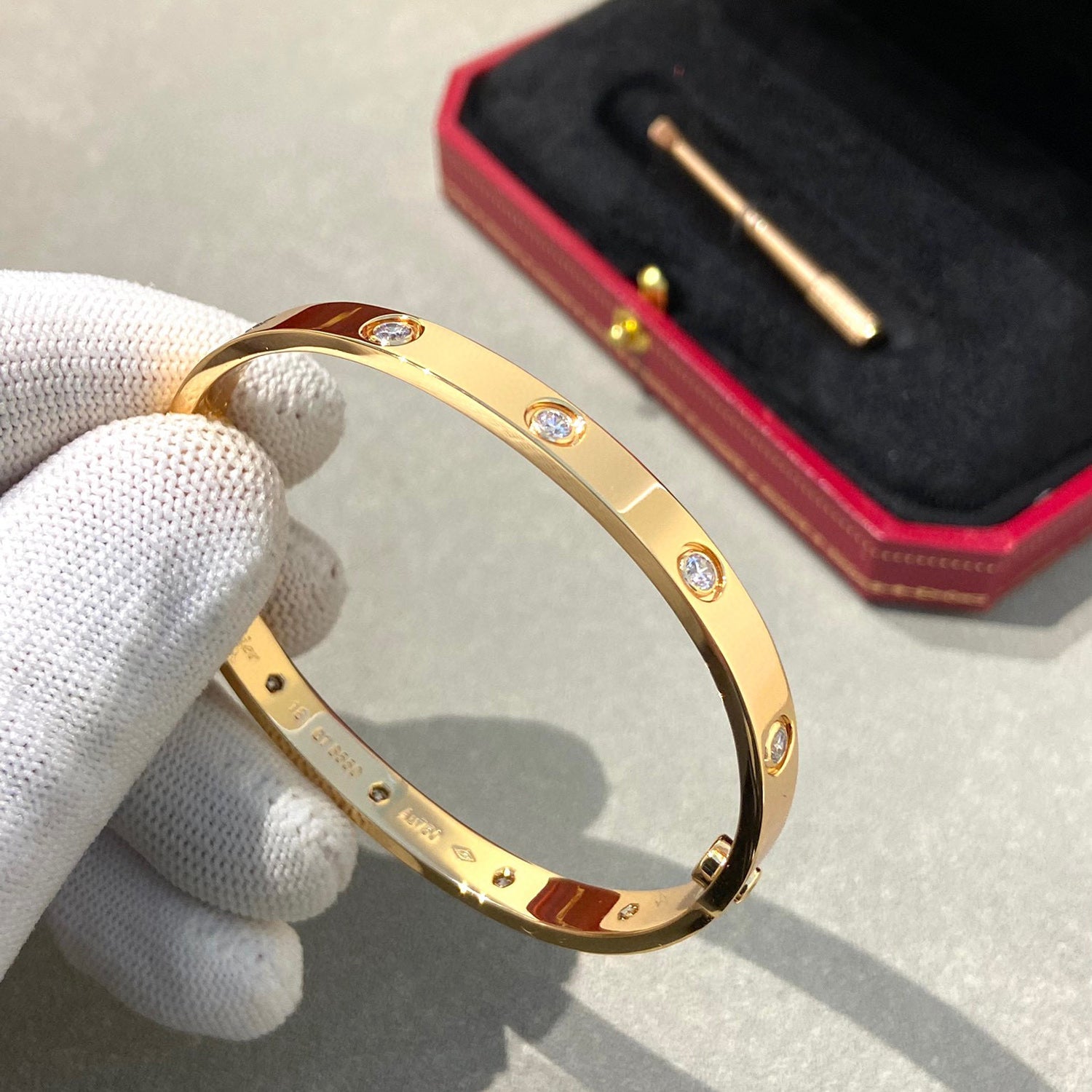 Cartier LOVE BRACELET 6.1MM 10 DIAMONDS - Image 12