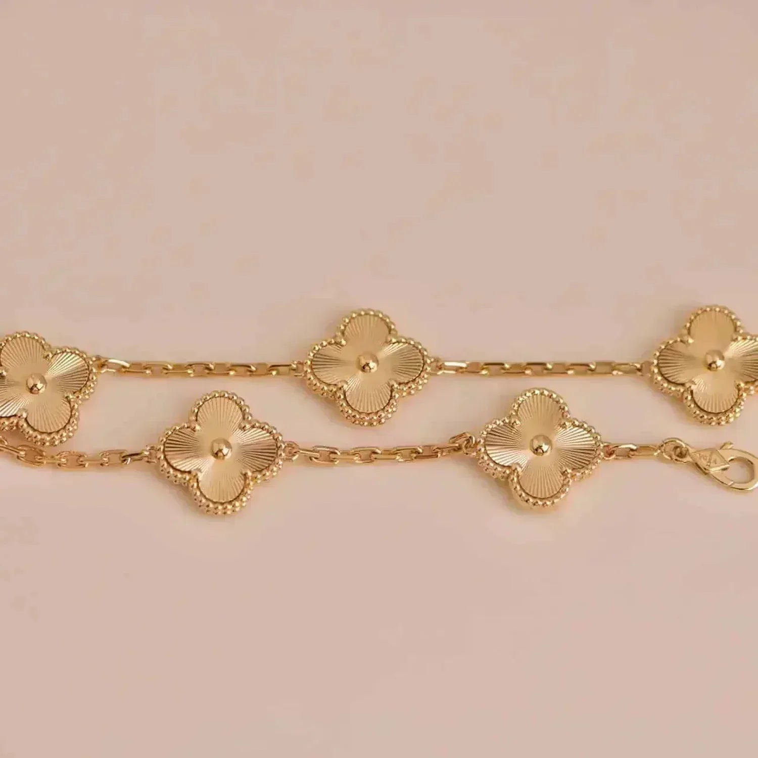 Van Cleef & Arpels CLOVER 5 MOTIF LASER BRACELET COLLECTION - Image 26