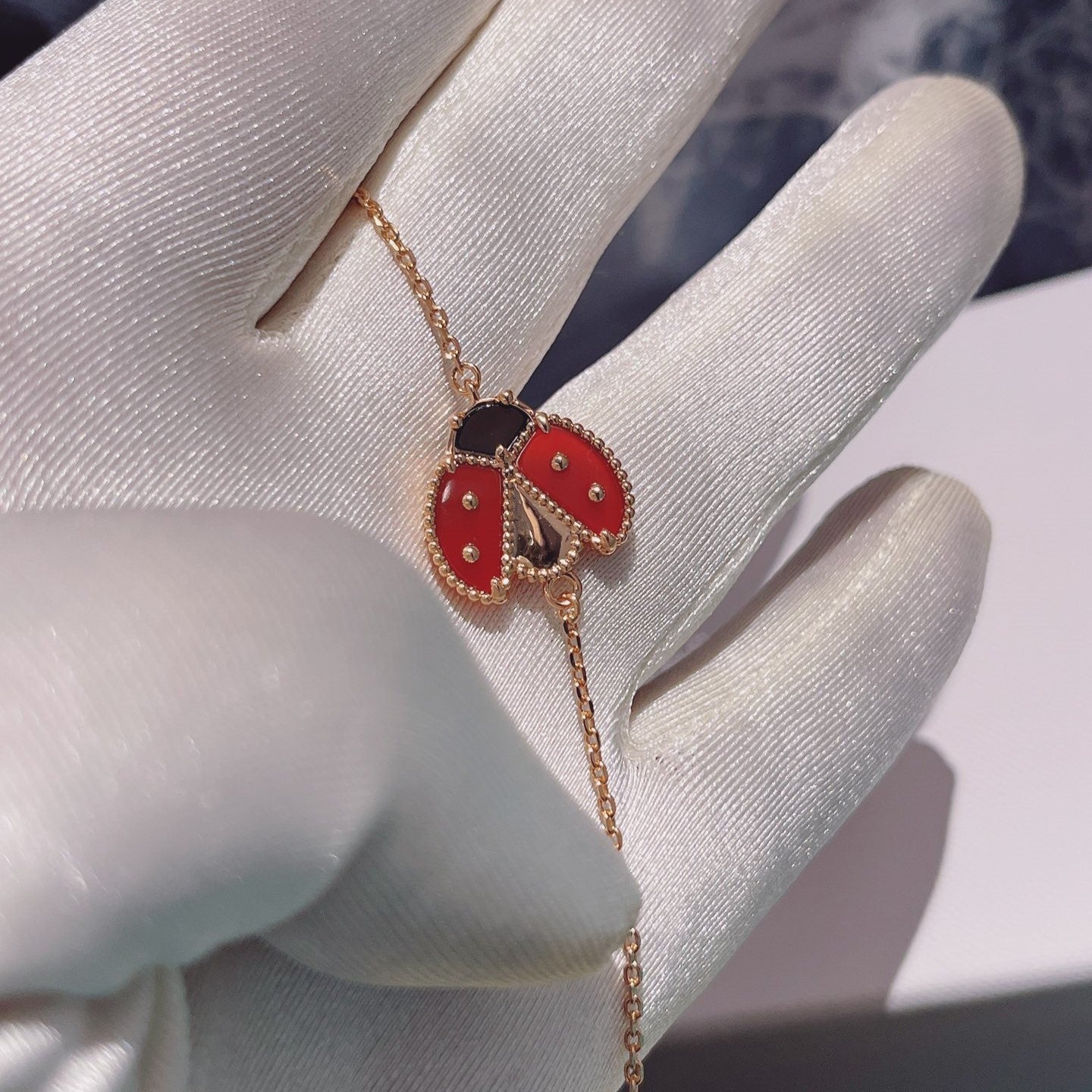 Van Cleef & Arpels LUCKY SPRING 1 MOTIF PINK GOLD BRACELET - Image 9