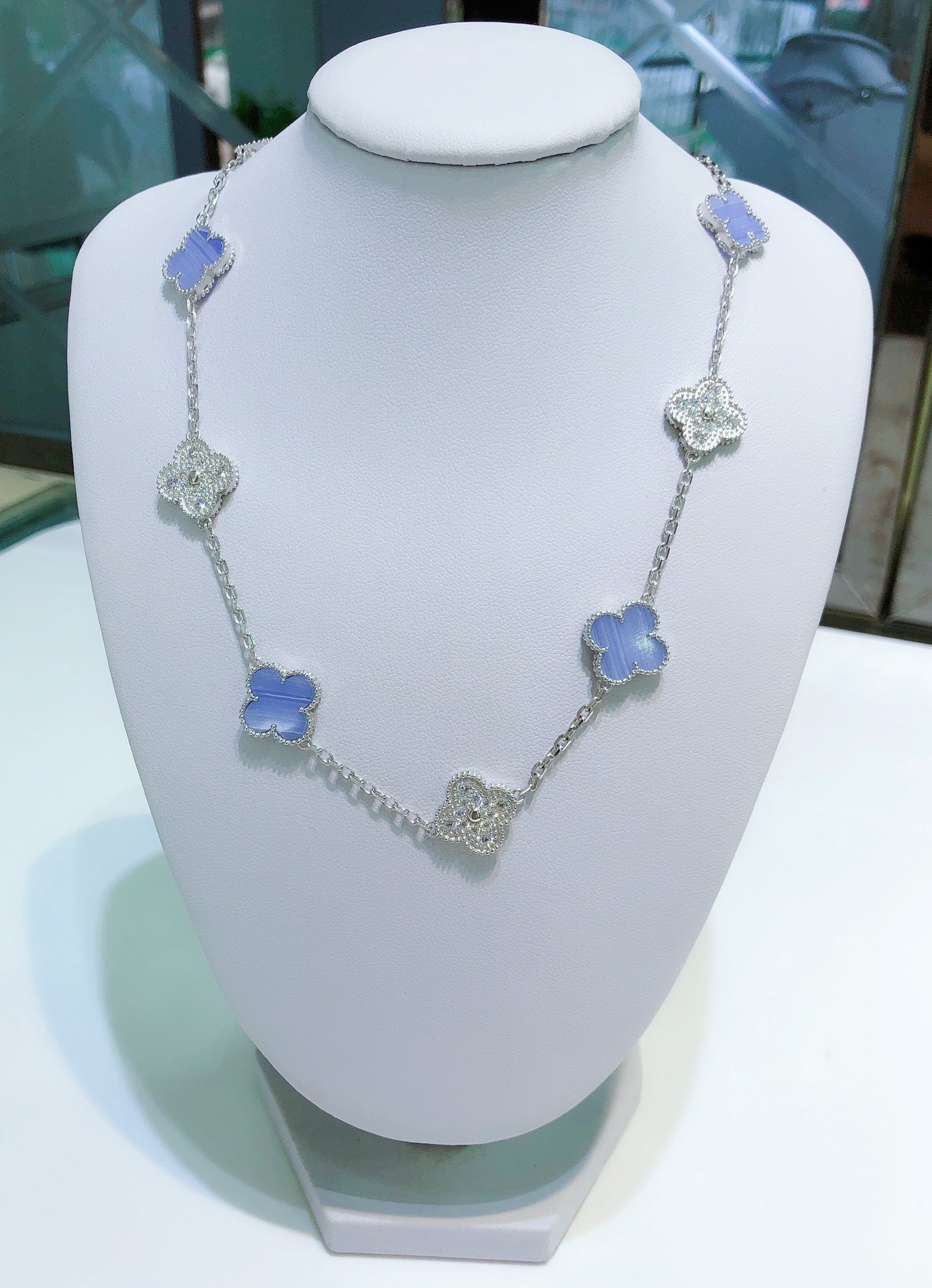 Van Cleef & Arpels CLOVER 10 MOTIFS CHALCEDONY DIAMONDS SILVER NECKLACE