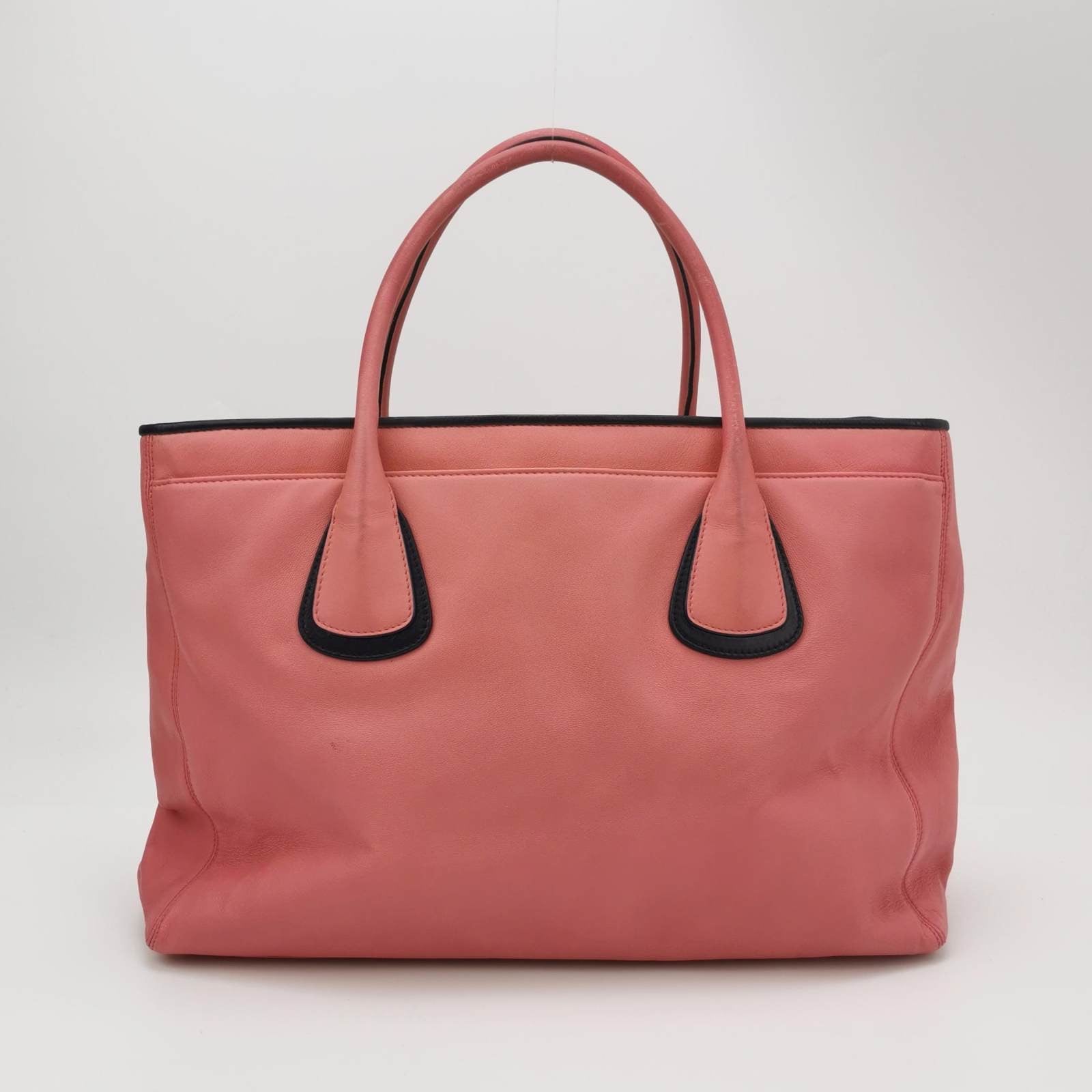 Chanel Cerf Executive 2009 Large Pink and Black Leather Tote Handbag - Image 4
